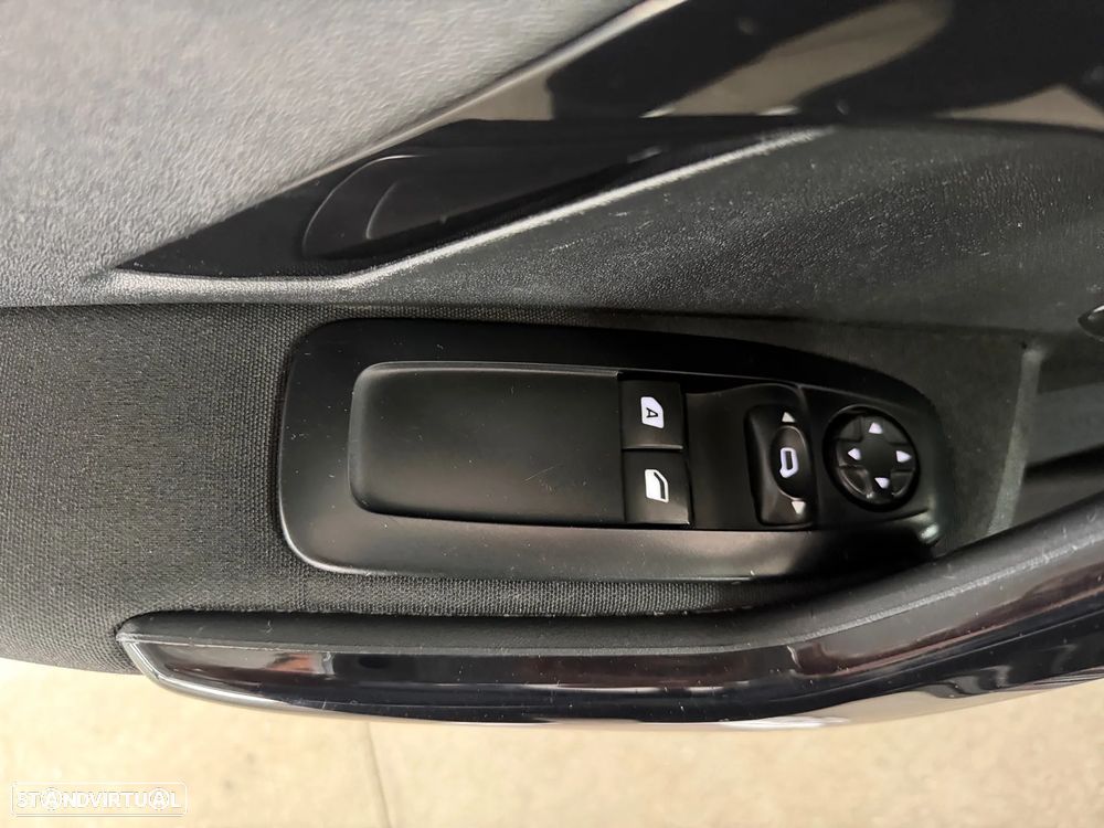 Peugeot 208 1.4 HDi Access - 12