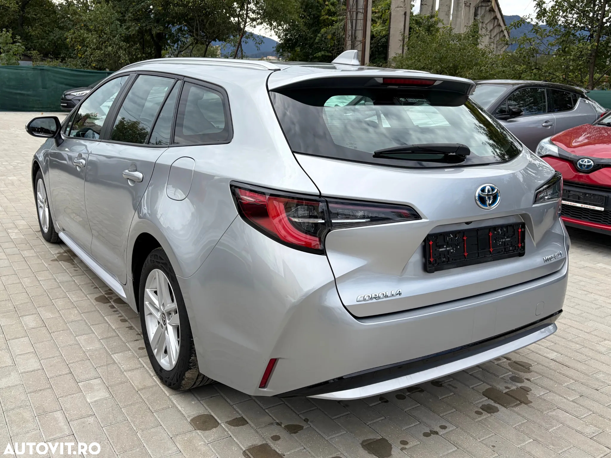 Toyota Corolla 1.8 Hybrid Business Edition - 3