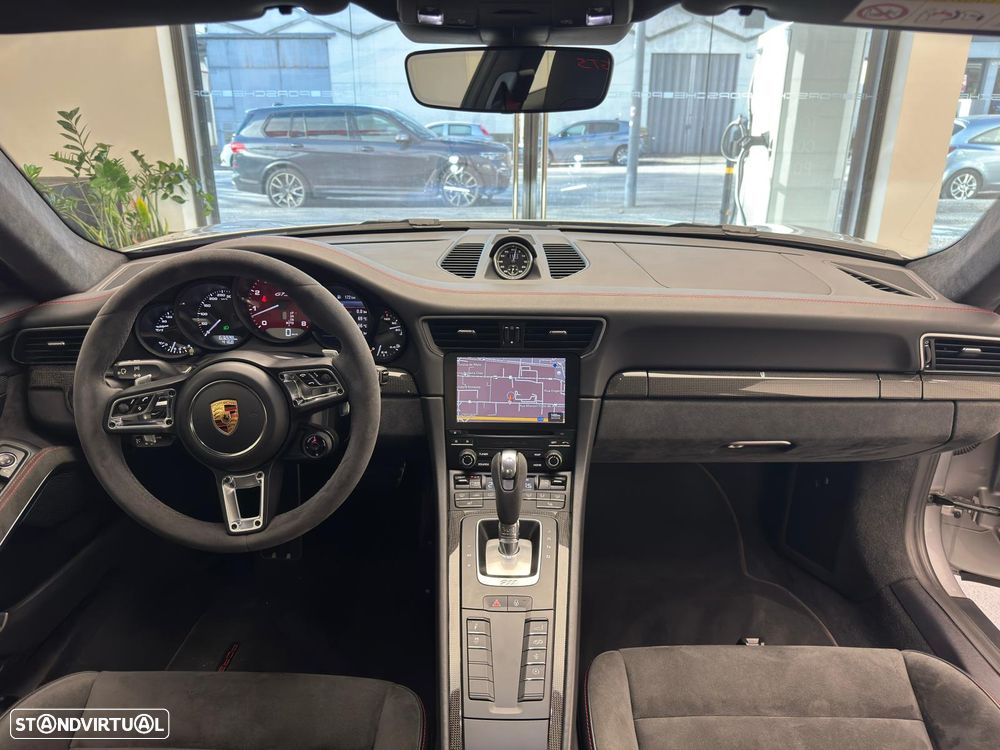 Porsche 911 (991) Carrera 4 GTS PDK - 29