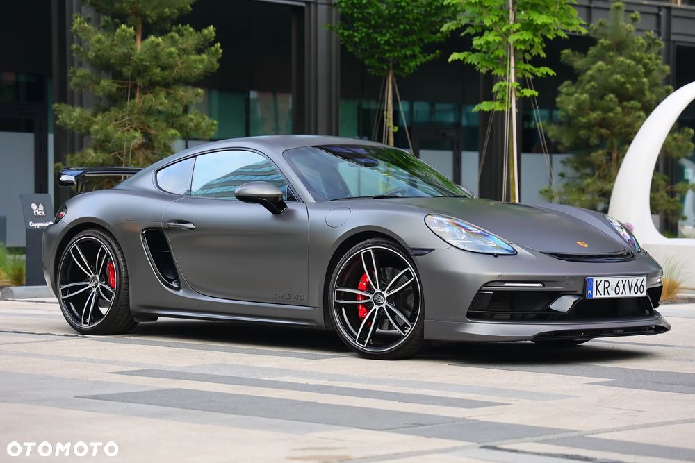 Porsche 718 Cayman - 1