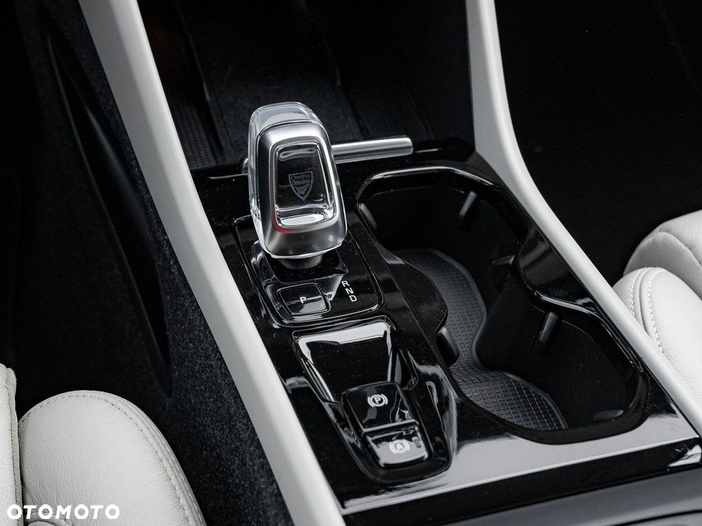 Volvo XC 40 B3 Plus Bright - 19
