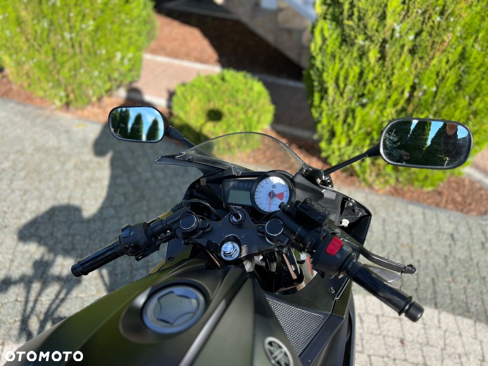 Yamaha YZF - 16