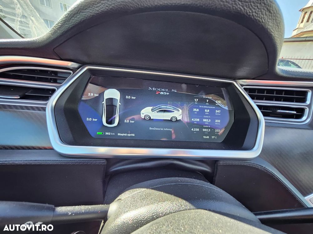 Tesla Model S - 9