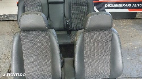 Scaune pesageri spate OPEL ZAFIRA B A05 2005 - 2015 - 1