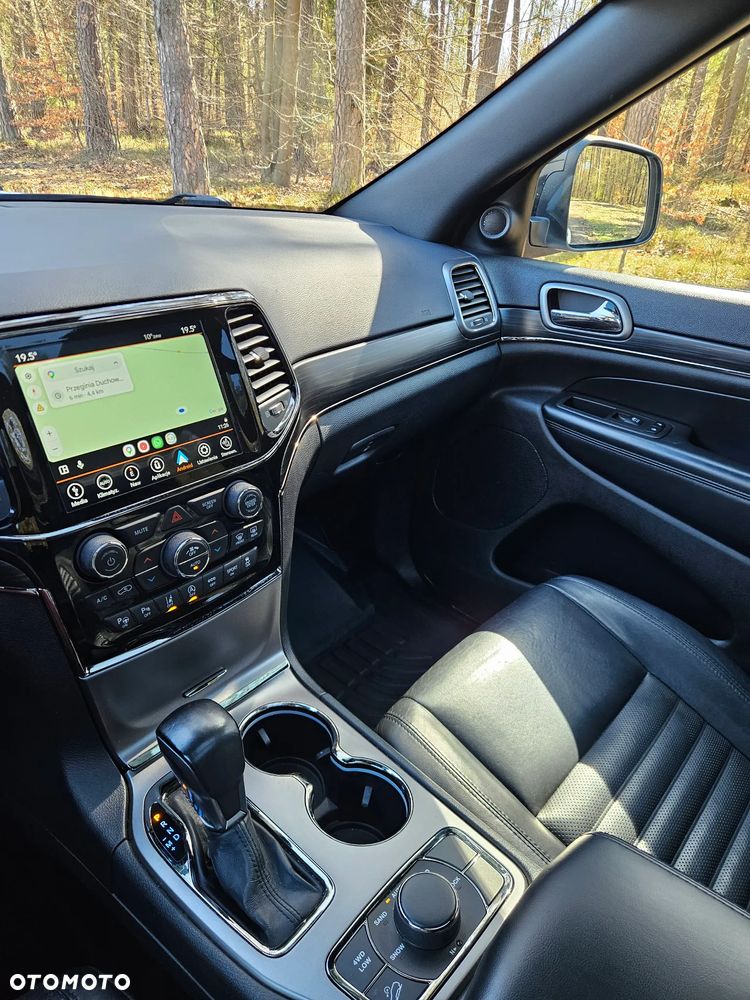Jeep Grand Cherokee - 17