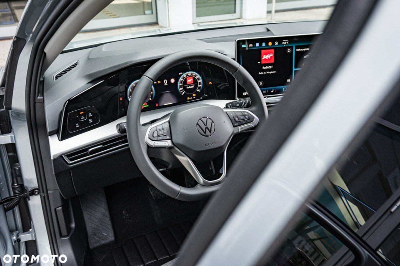 Volkswagen Golf - 11