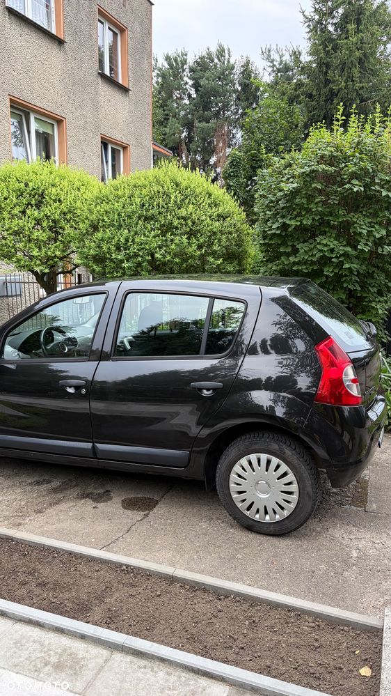 Dacia Sandero 2009 photo 2