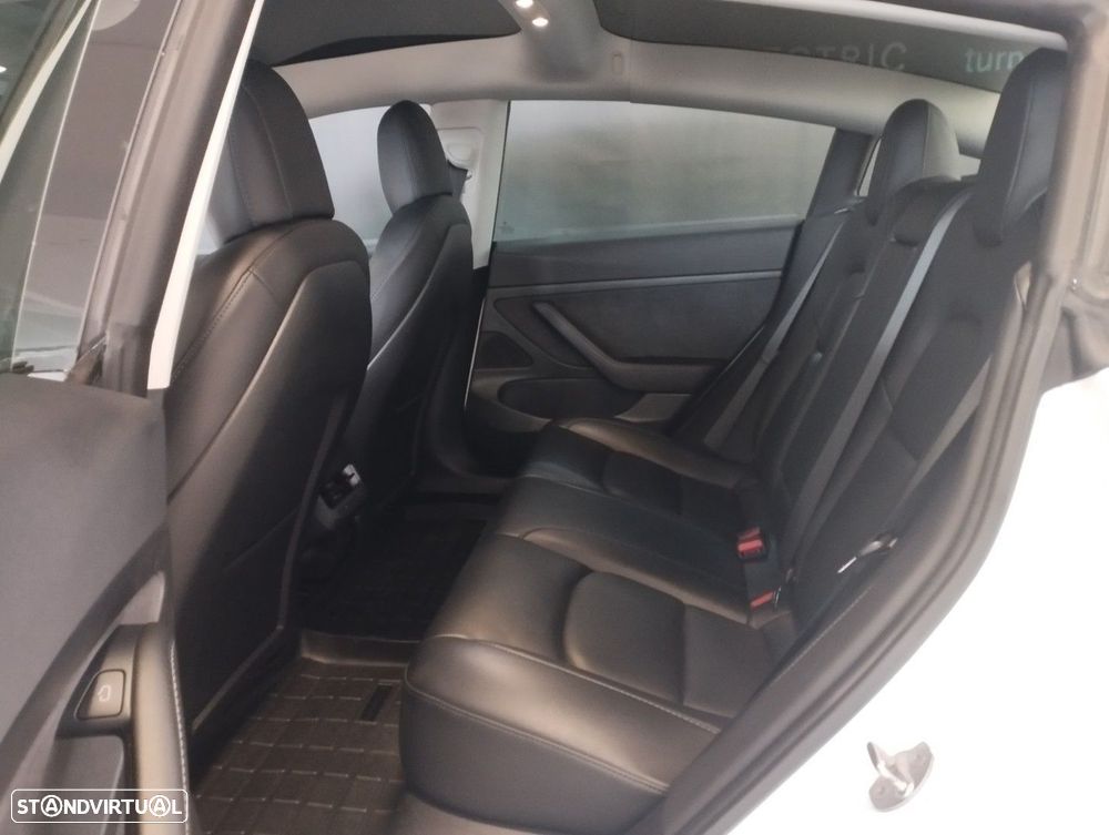 Tesla Model 3 Standard Range Plus RWD - 4