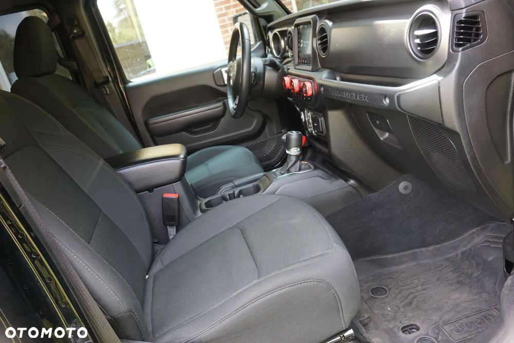 Jeep Wrangler - 15