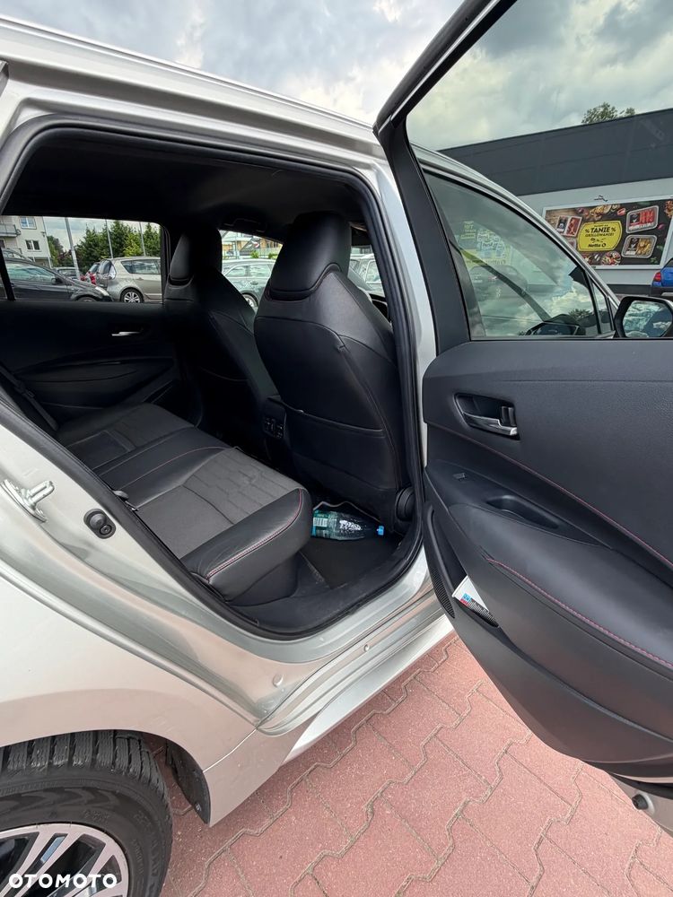 Toyota Corolla - 10