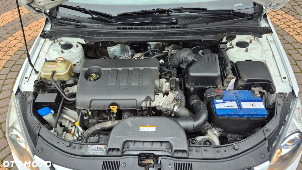 Hyundai i30 1.6 CRDi Classic + World Cup - 19