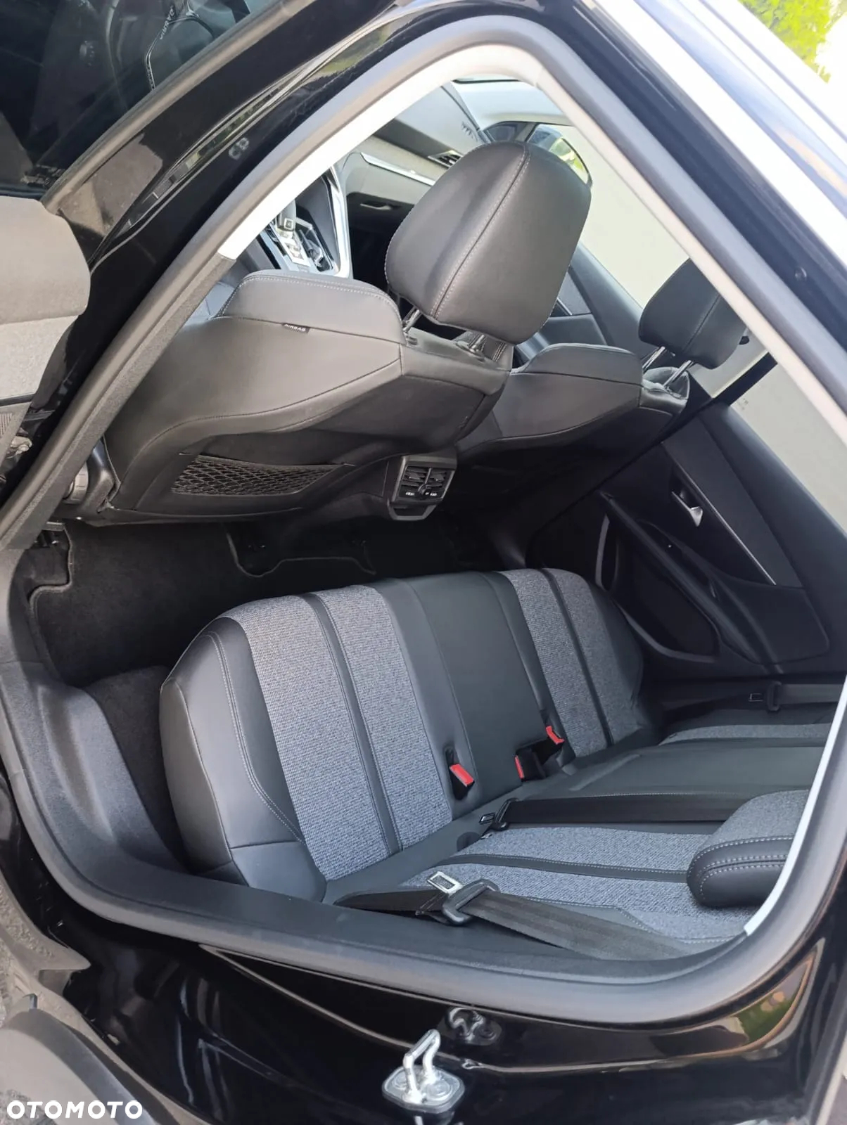 Peugeot 3008 1.5 BlueHDi Allure S&S EAT8 - 14