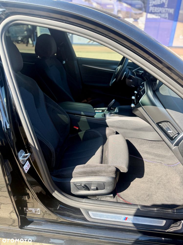 BMW Seria 5 520d xDrive M Sport sport - 9
