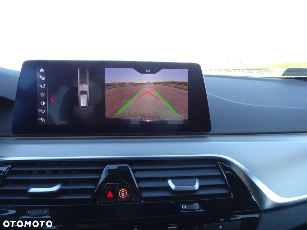 BMW Seria 5 M550d xDrive Touring - 18