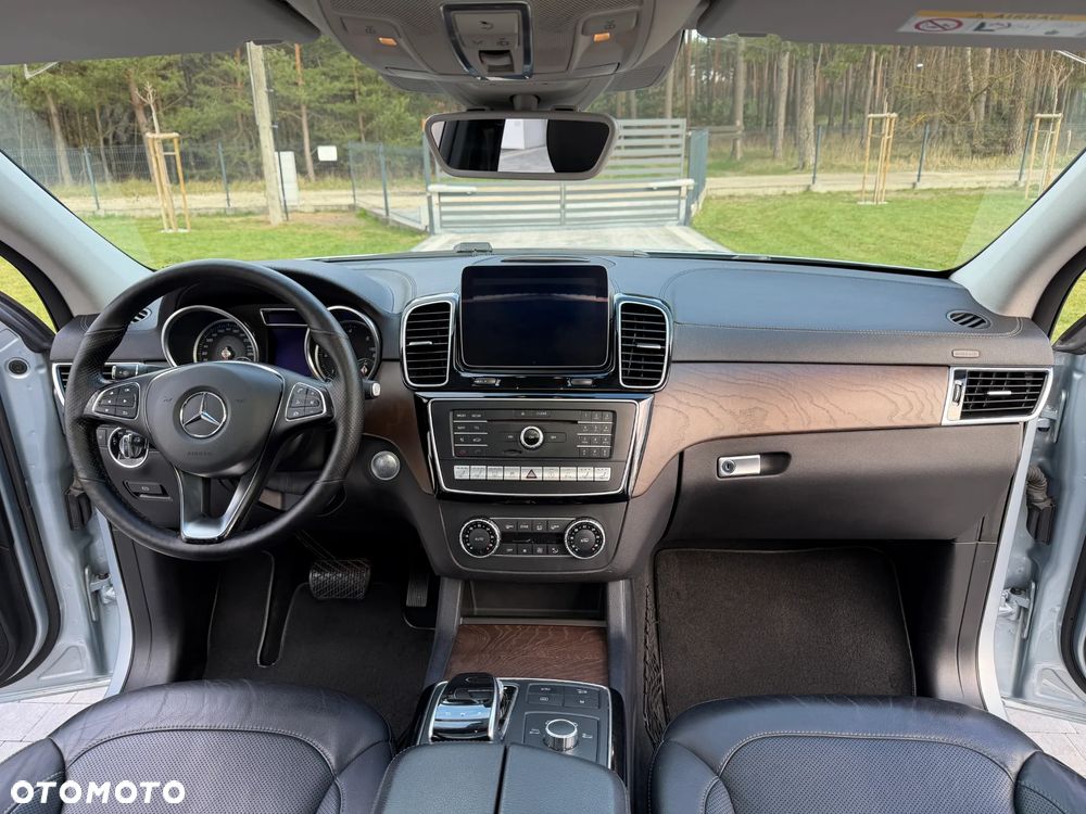 Mercedes-Benz GLE - 31