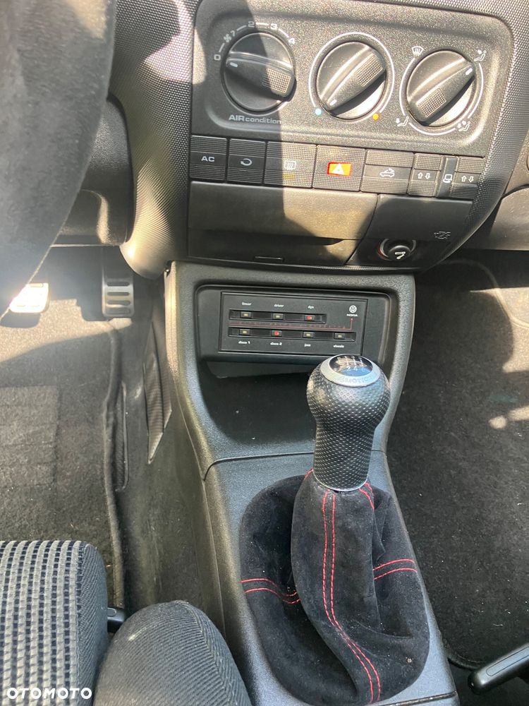 Volkswagen Golf - 9