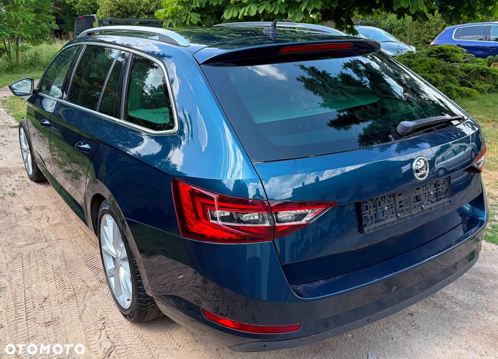 Skoda Superb 1.8 TSI DSG SportLine - 27