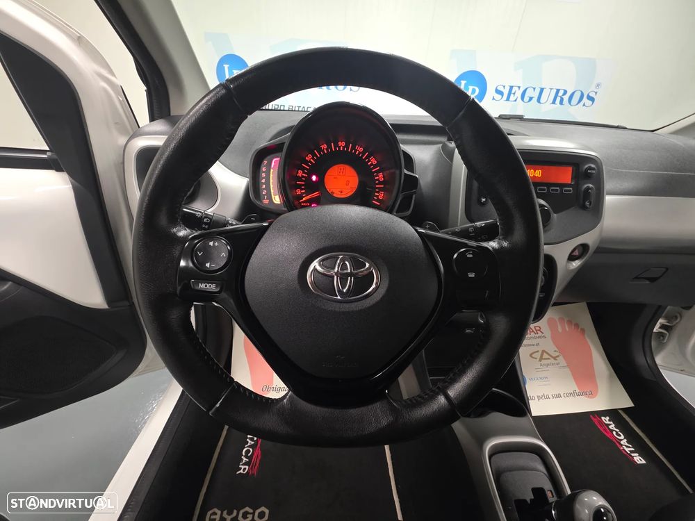 Toyota Aygo 1.0 X-Play Plus MM - 35