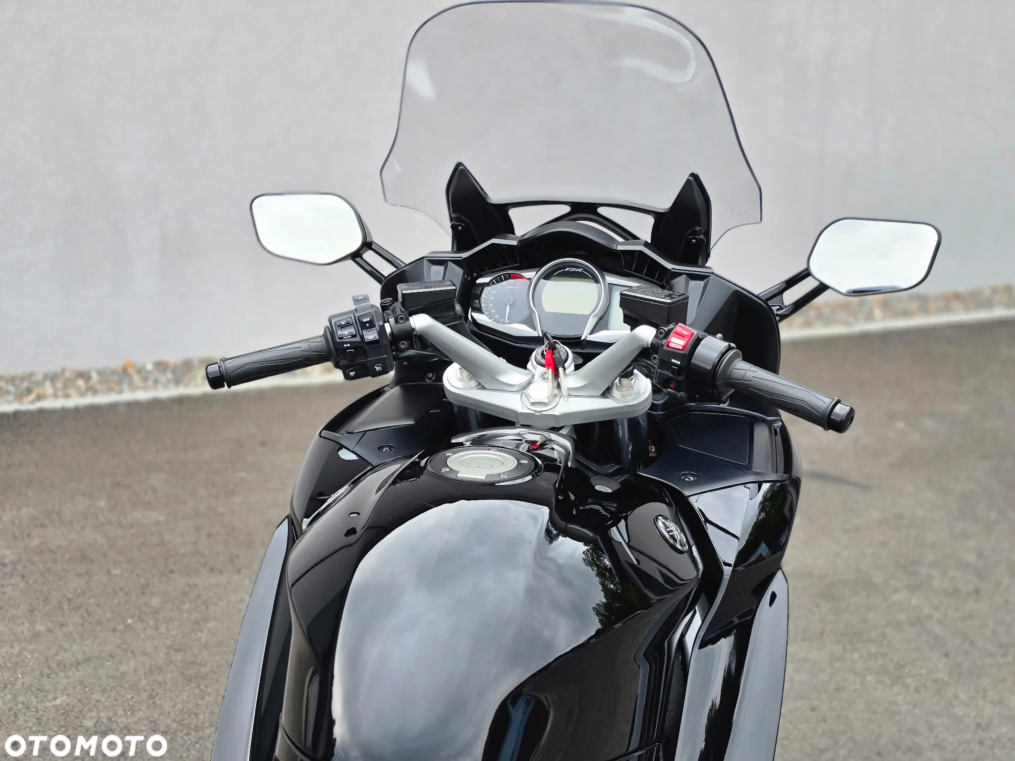 Yamaha FJR - 24