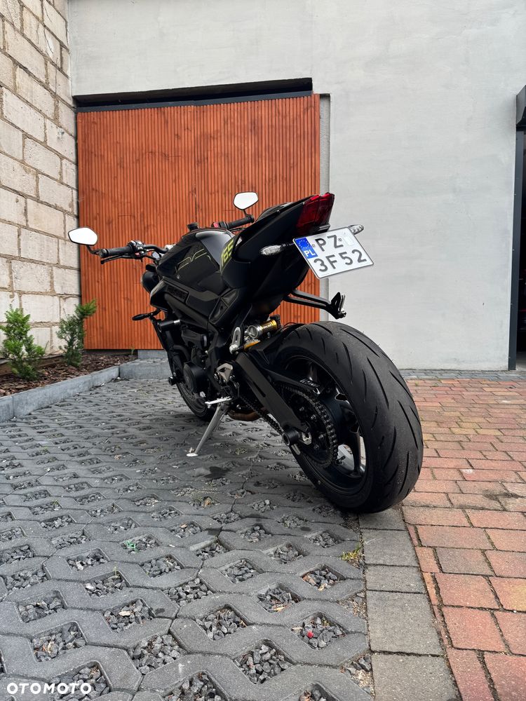 Triumph Street Triple - 35