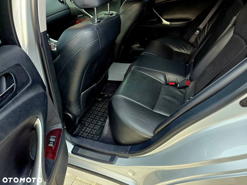 Lexus IS 250 Prestige - 11