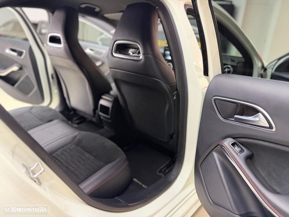 Mercedes-Benz A 180 d AMG Line - 16