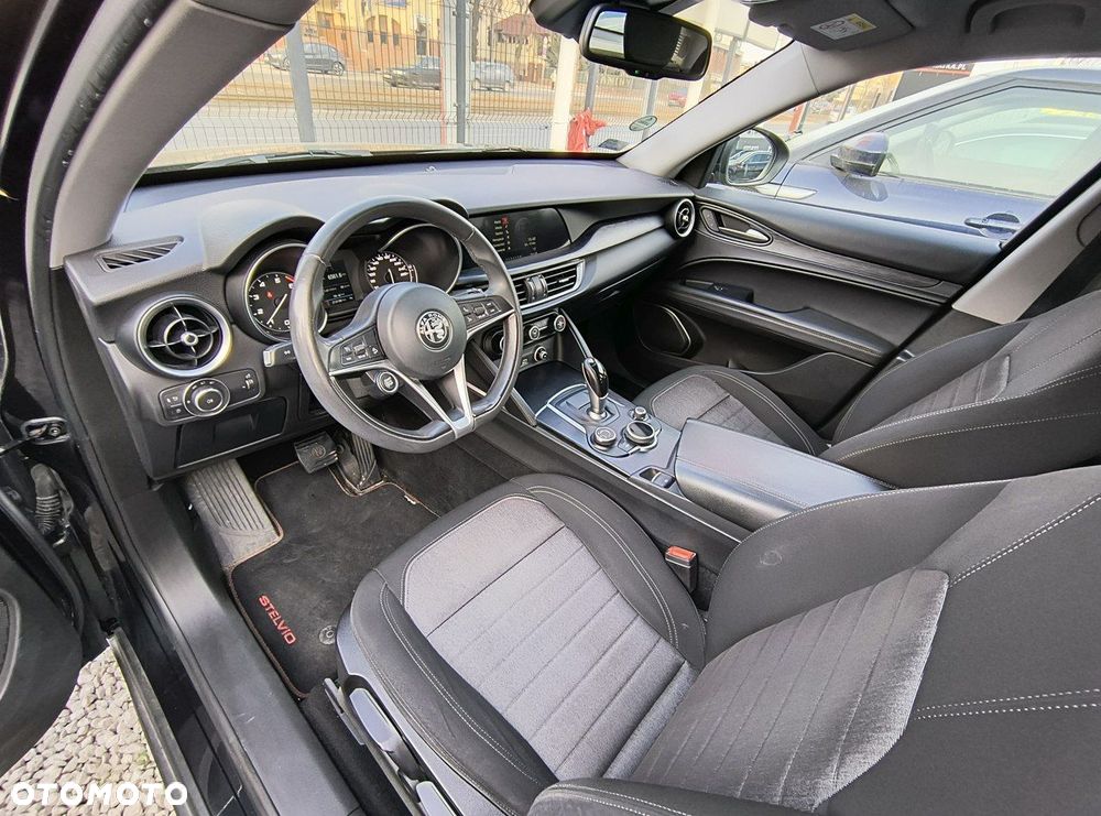 Alfa Romeo Stelvio 2.0 Turbo Q4 - 13