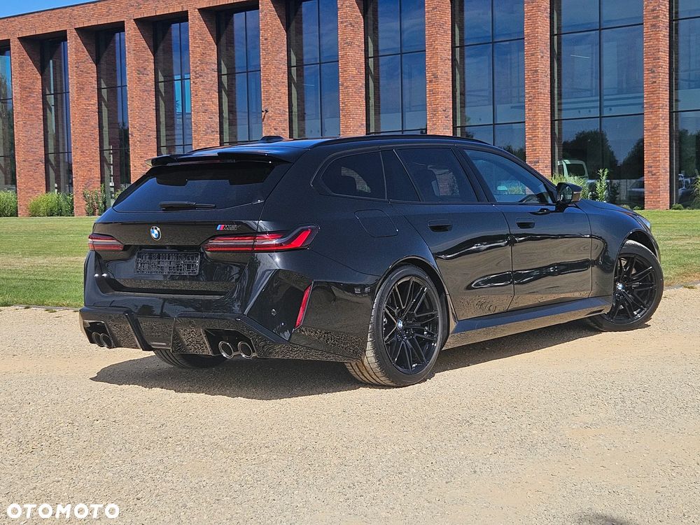 BMW M5 xDrive - 11