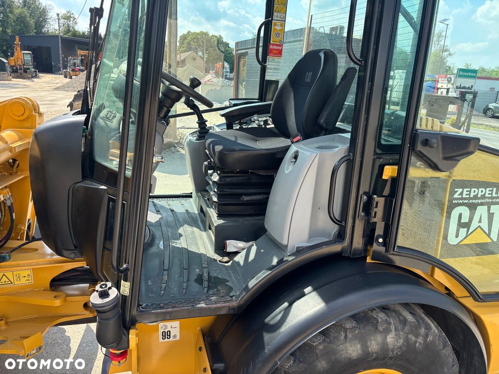 Caterpillar 906 - 5