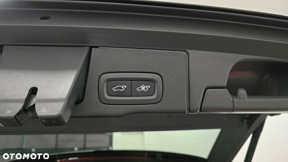 Volvo XC 60 B4 D Plus Dark - 9