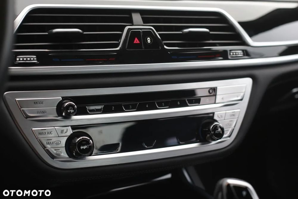BMW Seria 7 M760Li xDrive - 18