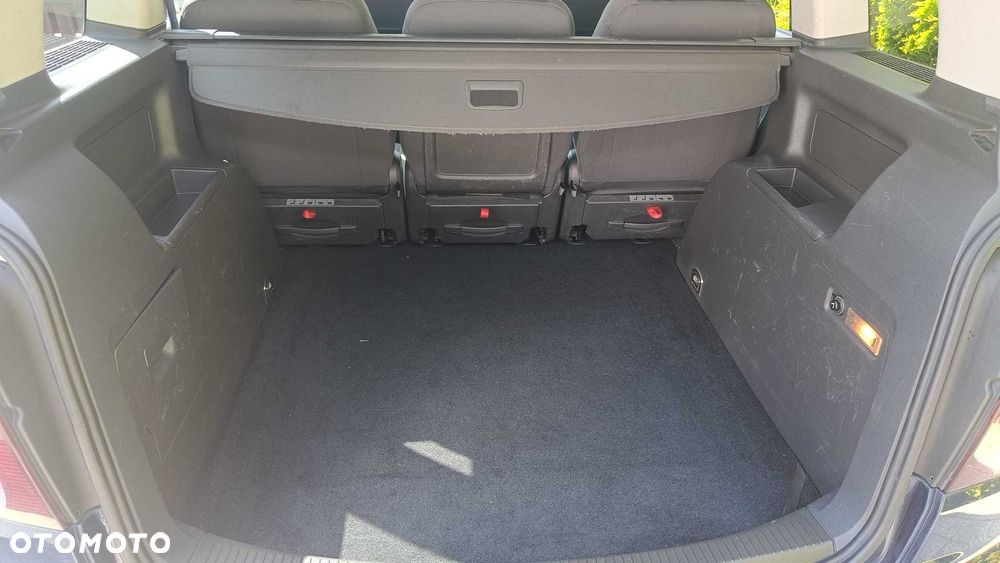 Volkswagen Touran - 5