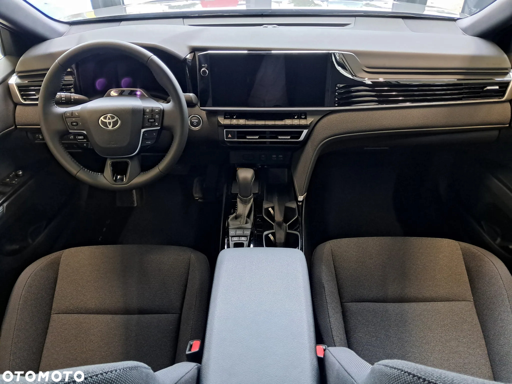 Toyota Camry 2.5 Hybrid Dynamic Force Comfort e-CVT - 11