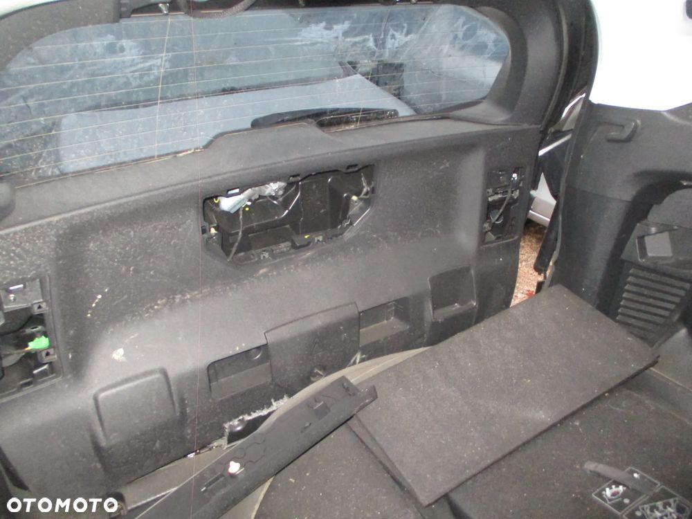 Peugeot 5008 PureTech 130 EAT8 Stop & Start Active - 21