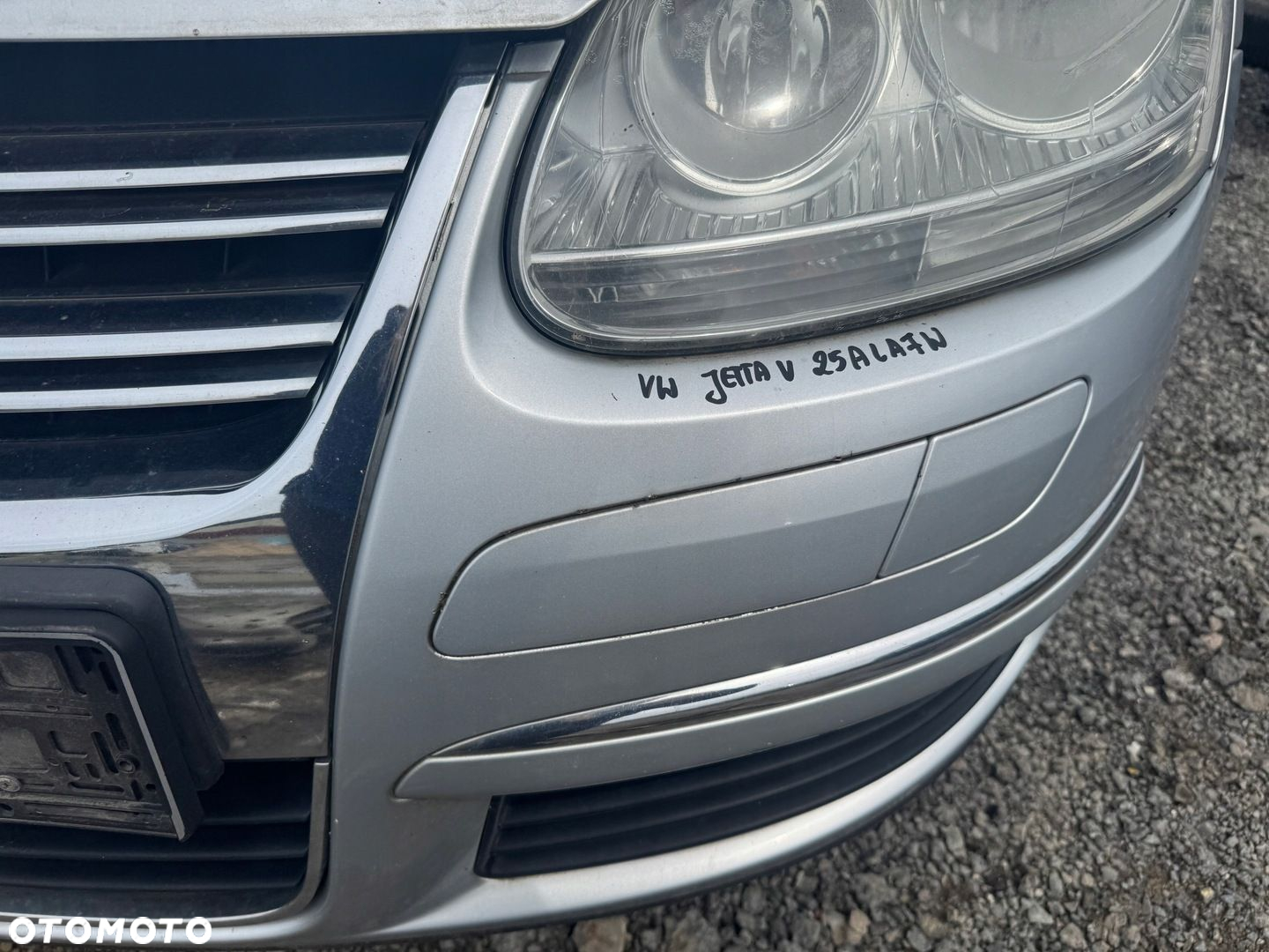VW JETTA V ZDERZAK PRZÓD PRZEDNI LA7W - 11