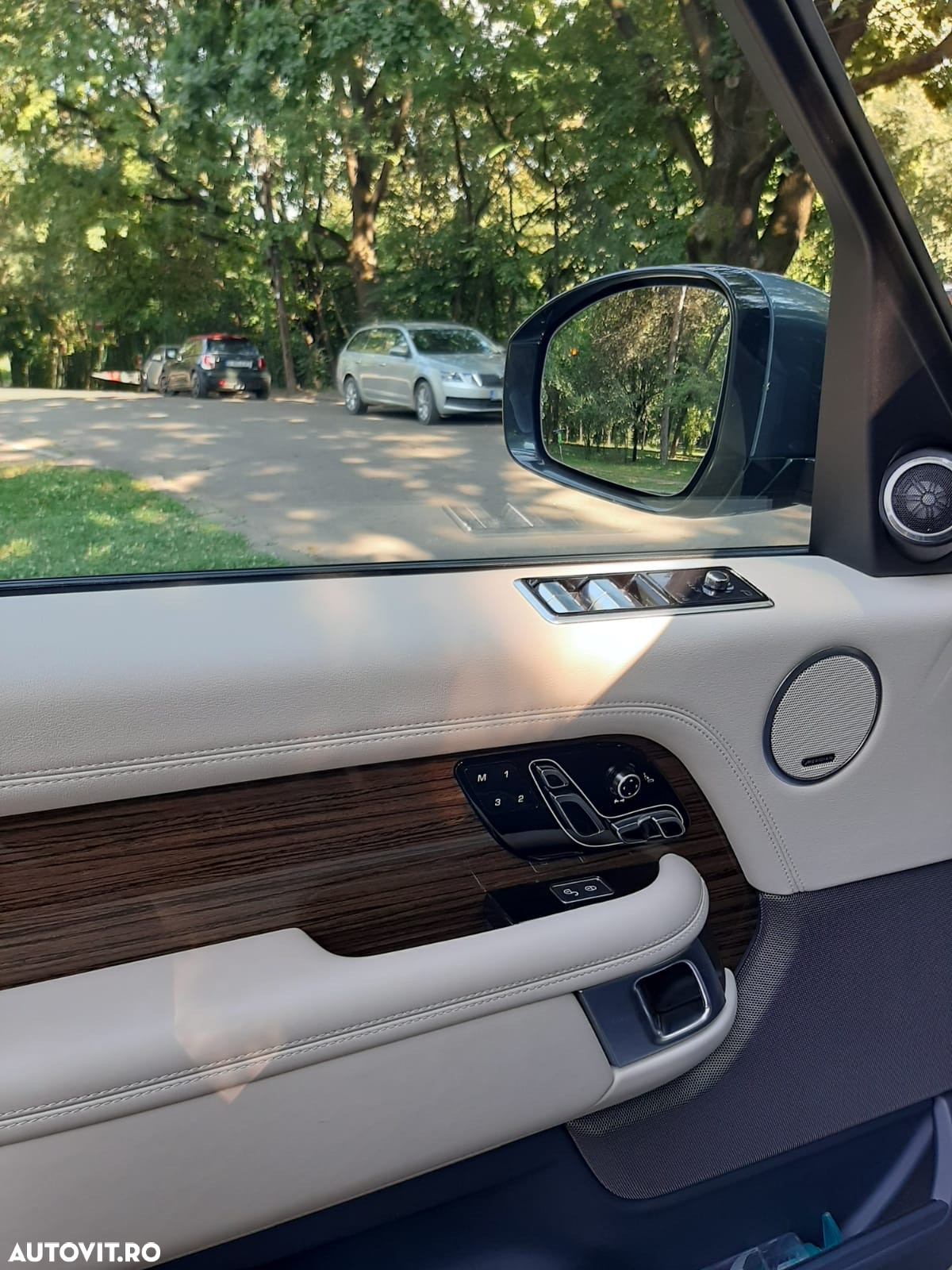 Land Rover Range Rover 3.0L SDV6 HSE - 9