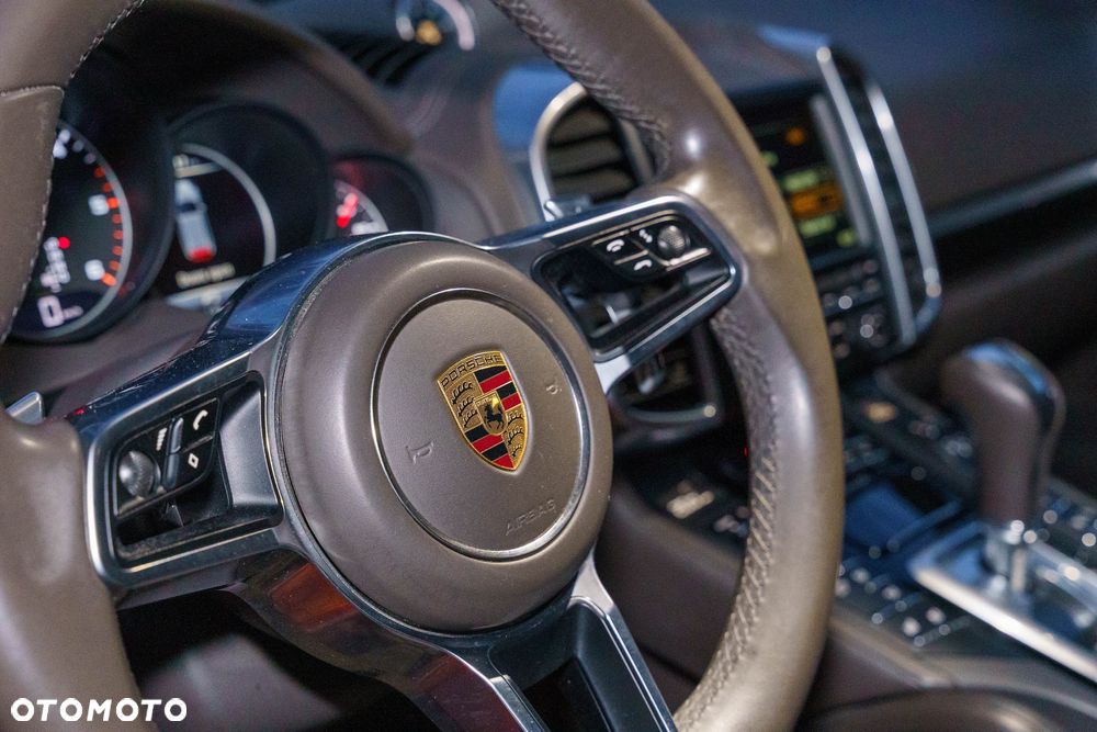 Porsche Cayenne Diesel Platinum Edition - 27