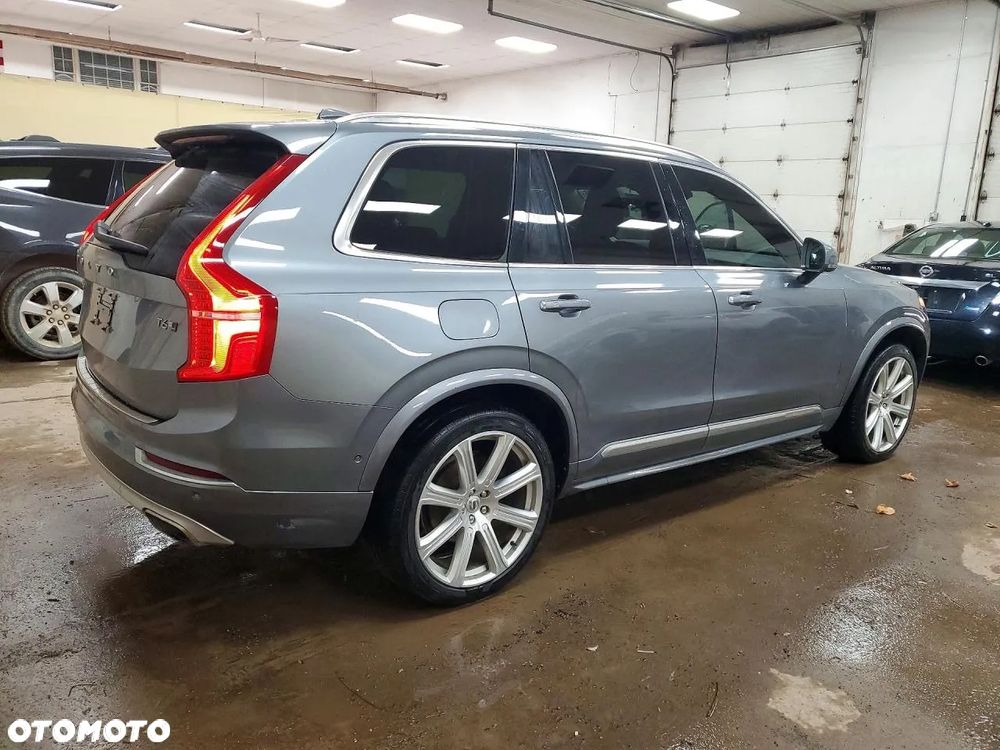 Volvo XC 90 - 6