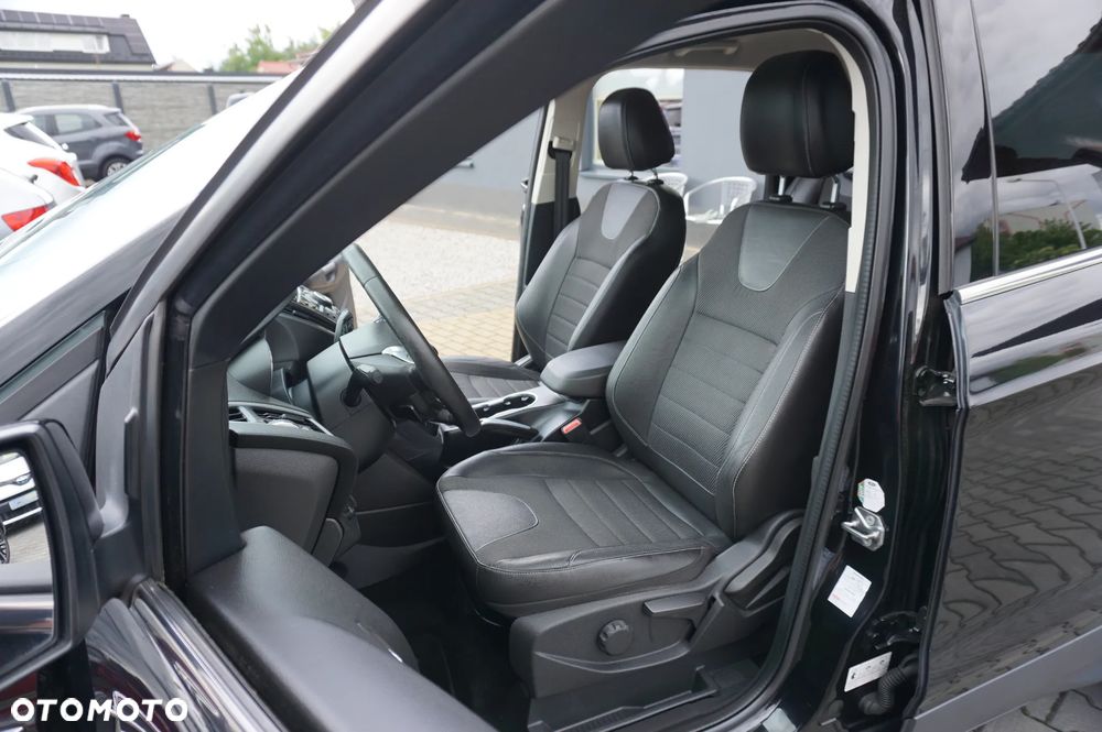 Ford Kuga 2.0 TDCi 2x4 Titanium - 22