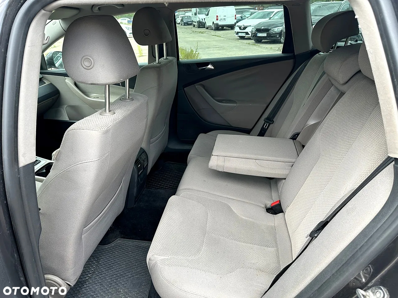 Volkswagen Passat 2.0 TDI DPF Trendline - 9