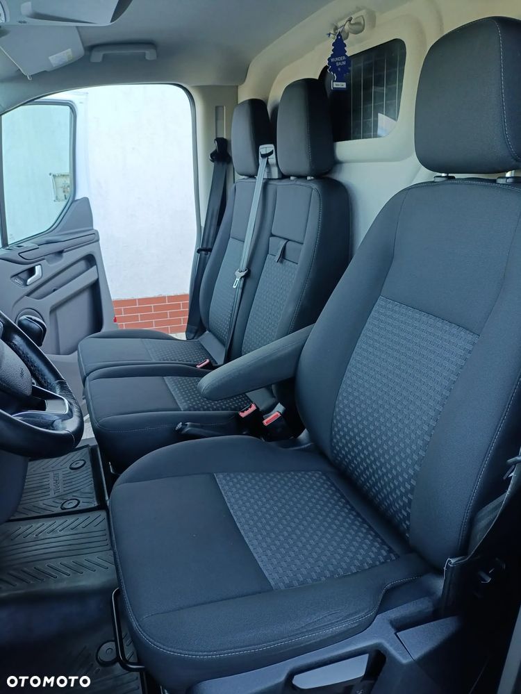 Ford Transit Custom 290 L2H1 Limited - 10