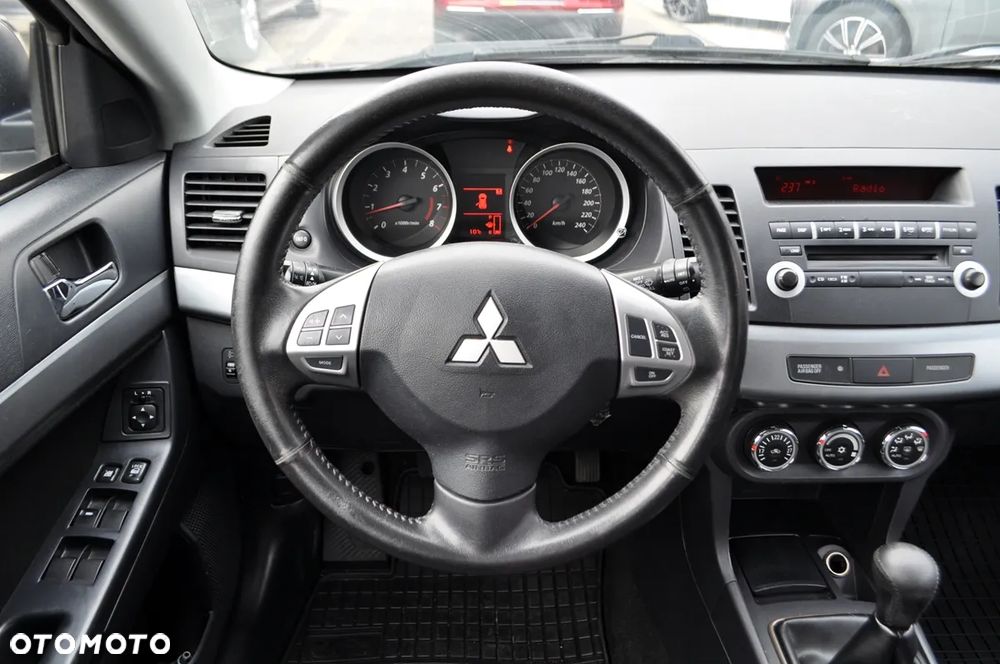 Mitsubishi Lancer 1.8 Inform LPG - 30