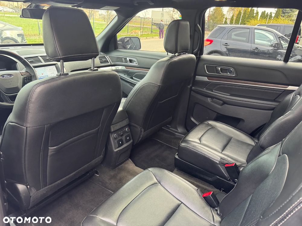 Ford Explorer - 19