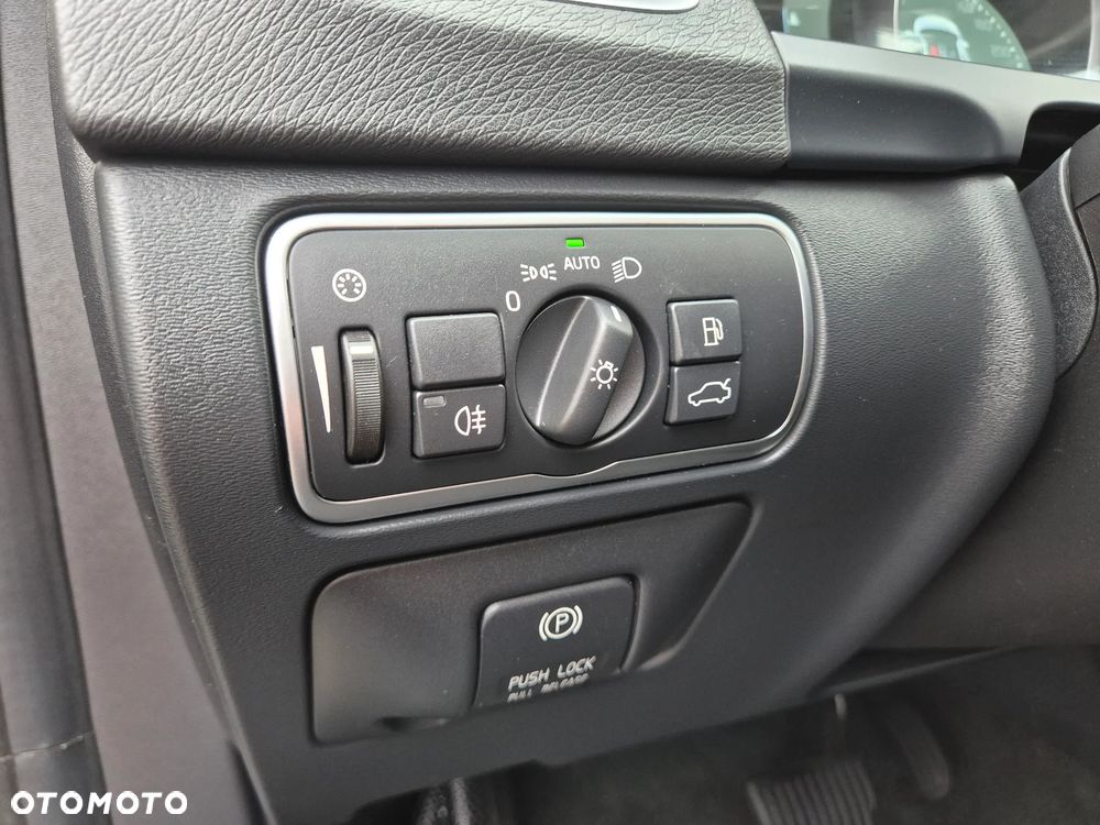 Volvo V60 T3 Base - 23