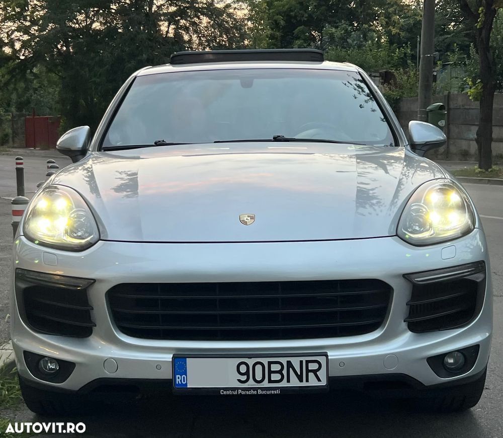 Porsche Cayenne - 2