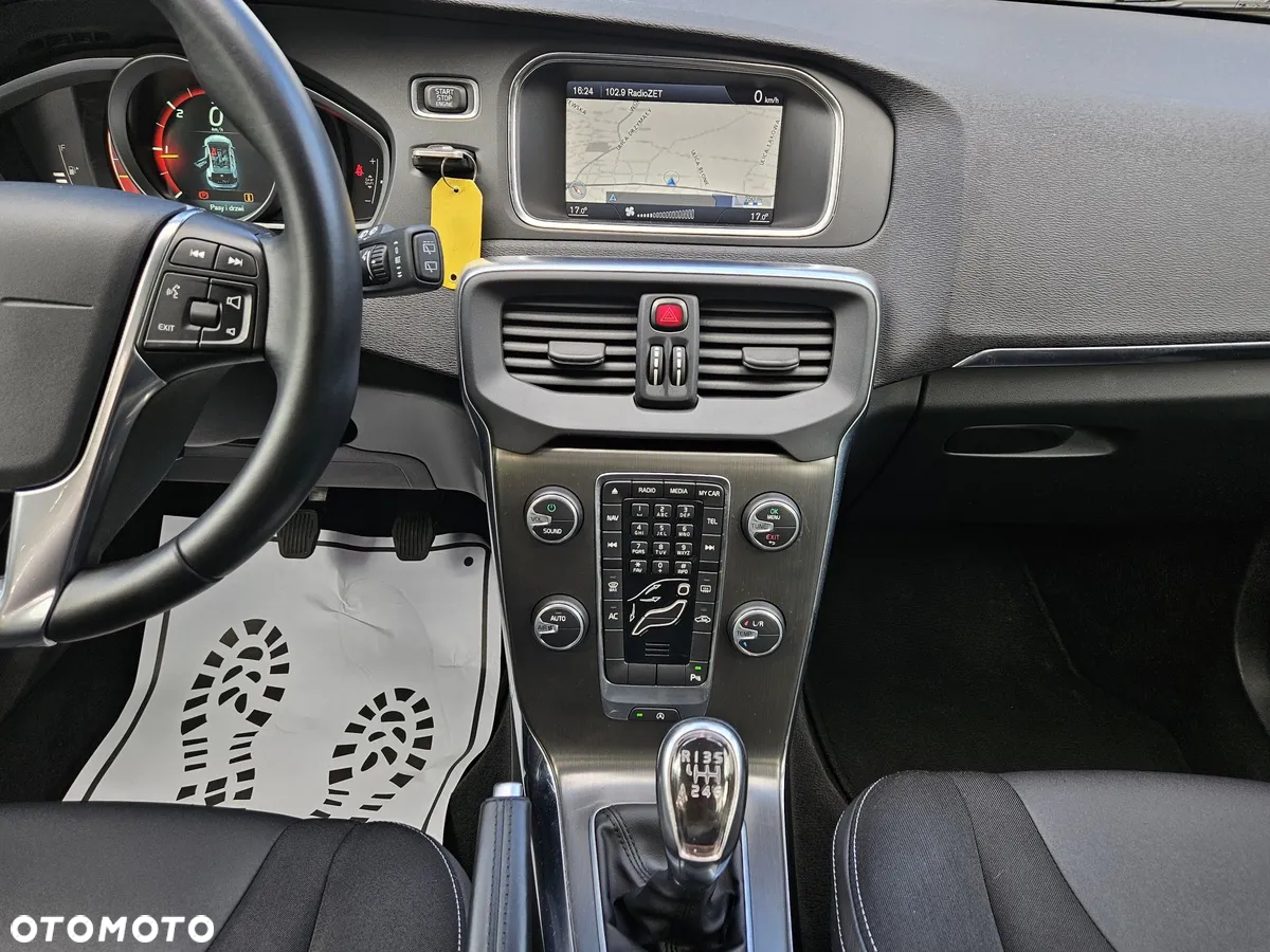 Volvo V40 D2 Momentum - 21