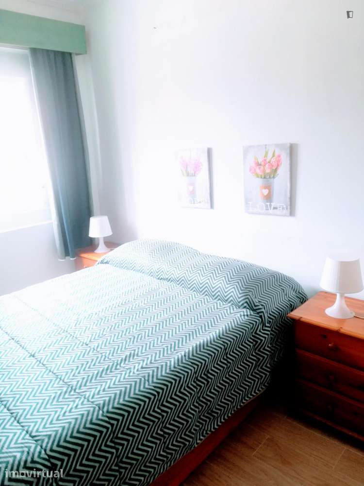 Quarto - localizado em Estrela Lisbon - Grande imagem: 2/9