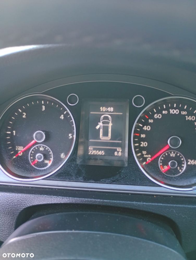 Volkswagen Passat - 16