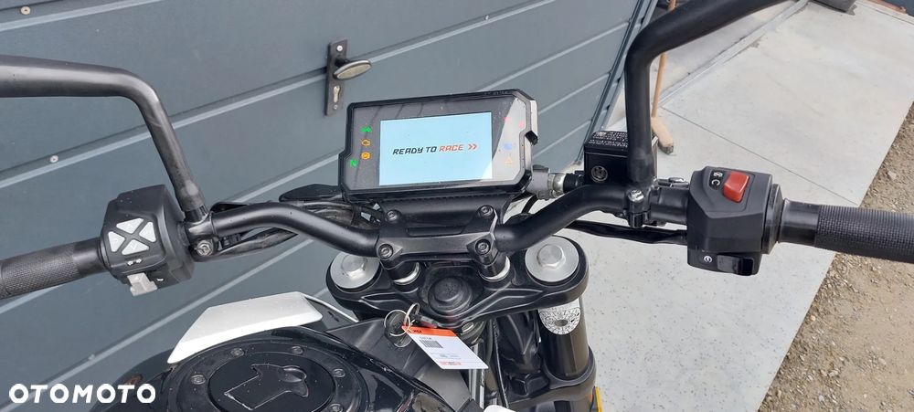 KTM Duke 125 - 32