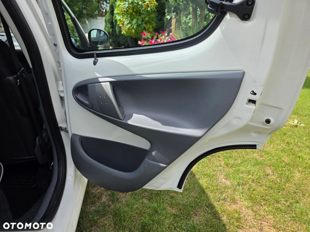 Peugeot 107 1.0 Trendy - 27